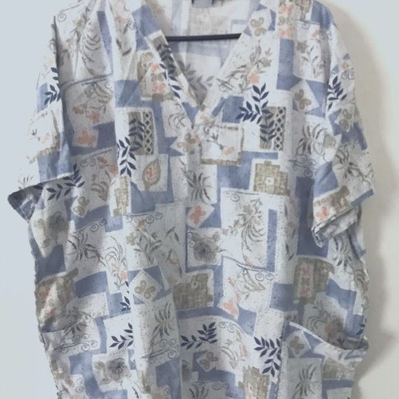 Dusty blue scrub top leaf and floral design - Picture 1 of 2